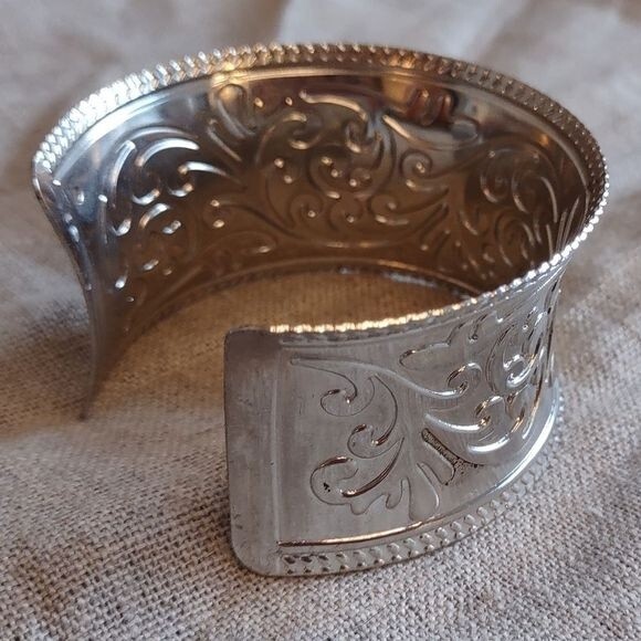 Silvertone Metal Floral Wide Concave Cuff Bracelet 7.5" - Picture 3 of 4